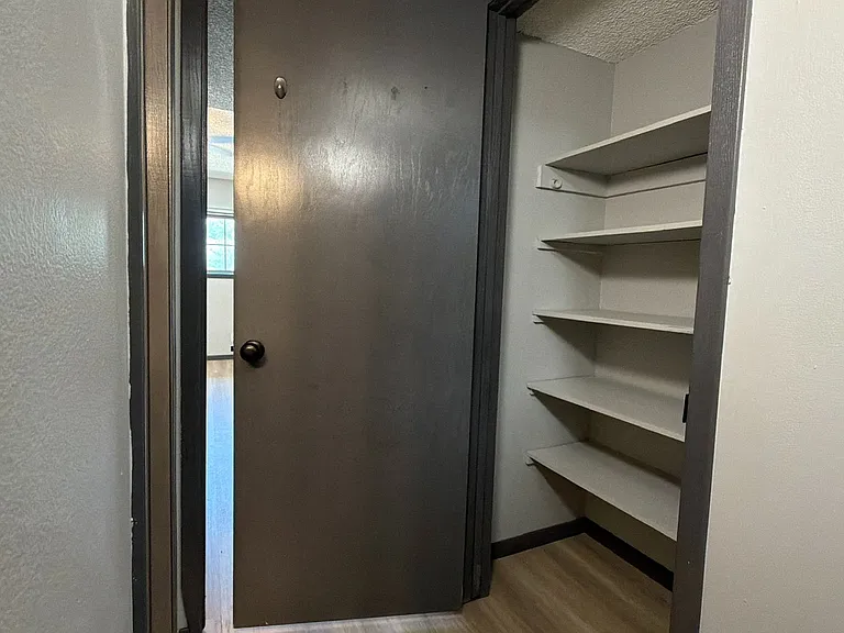 1121 N 28th St #6 — Photo 14