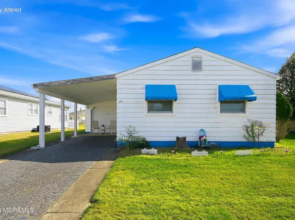 29 Seville Place, Toms River, NJ 08757