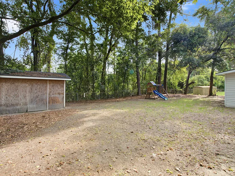 1860 Piper Dr — Photo 38