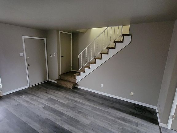 2nd image of 7289 Morningaire Cir