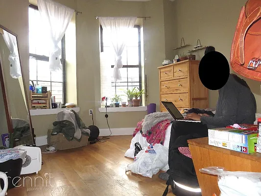 Rented by Rennit Inc. | media 42