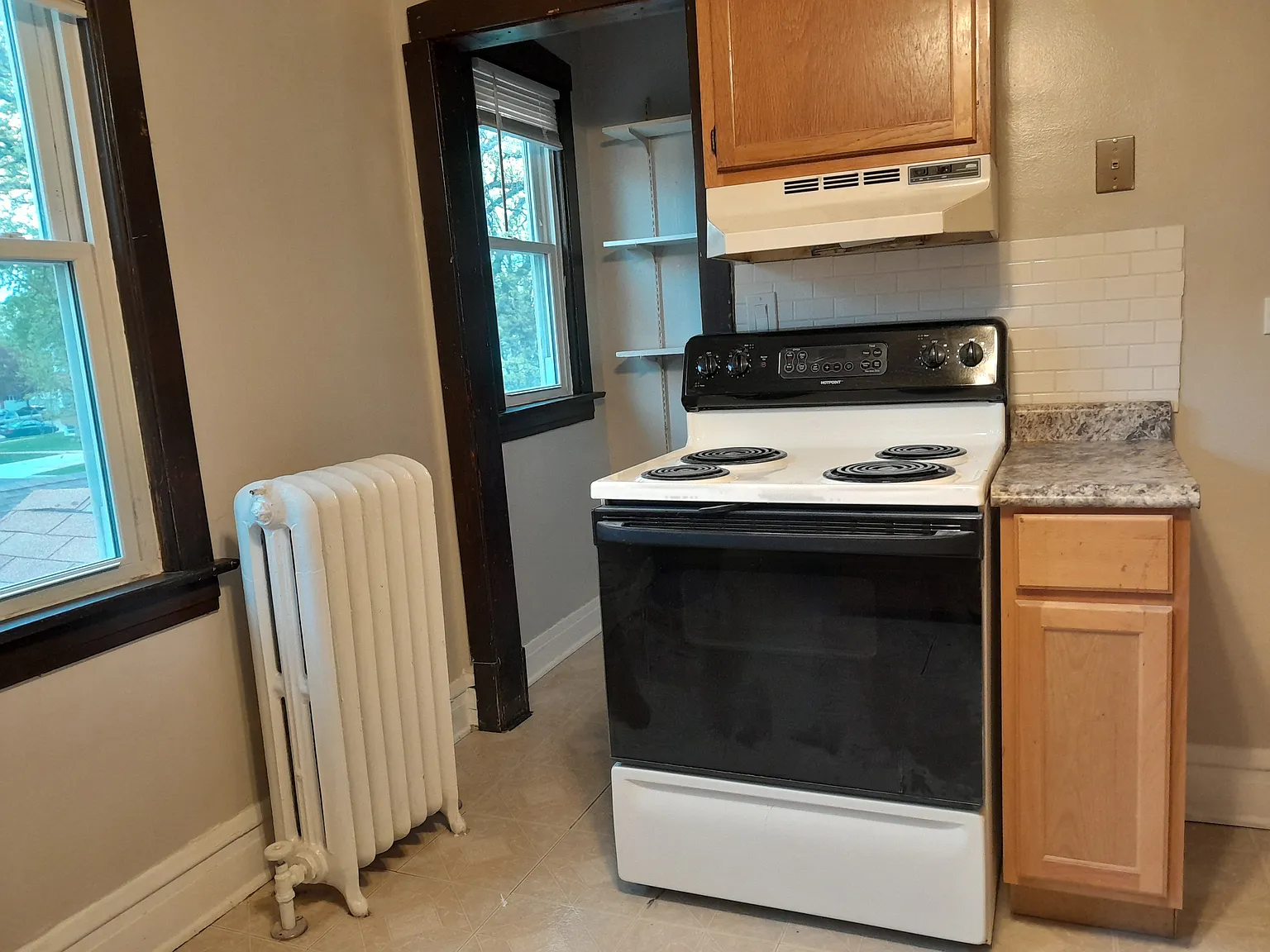 1 bed, 700 sqft, $1,300 — Photo 4