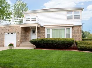 18510 Gladville Ave, Homewood, IL 60430