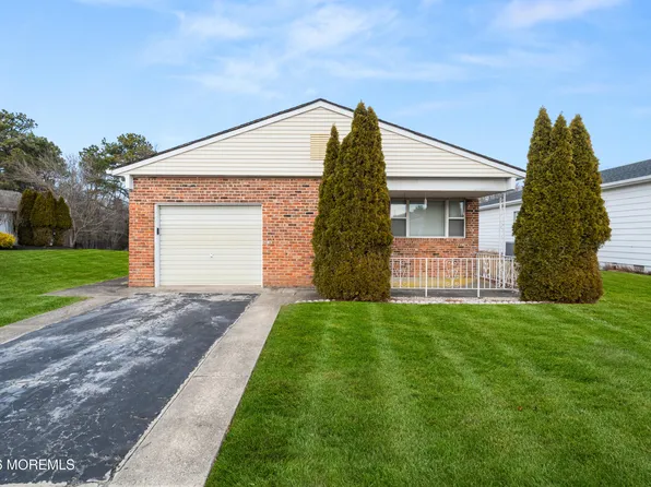 24 Santiago Drive W, Toms River, NJ 08757
