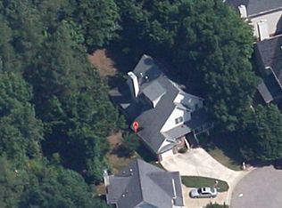 2004 Dobson Ct, Raleigh, NC 27612