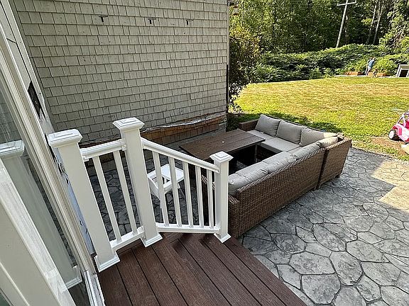 2nd image of 567 Thacher St #1