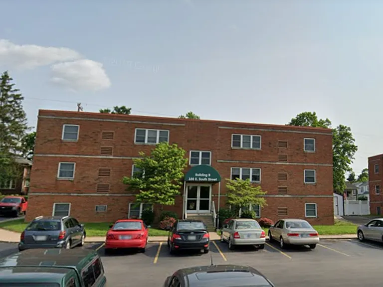 Parkside Apartments — Photo 2