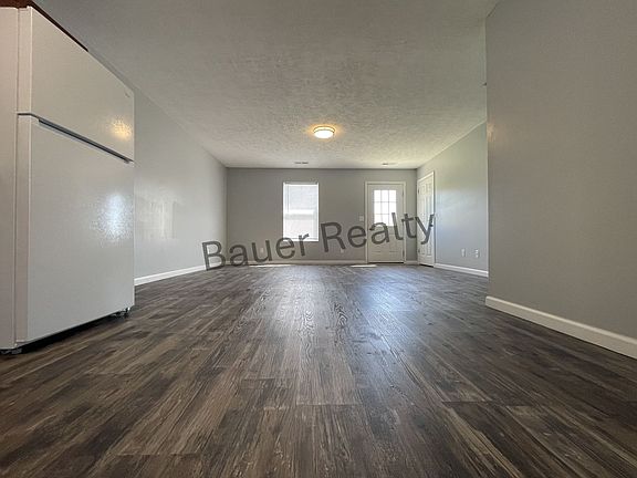 4th image of 111-115 E Pearl St #111