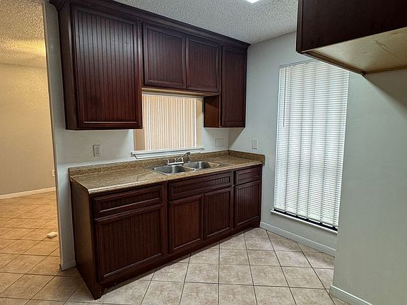 5th image of 11826 Roandale Dr