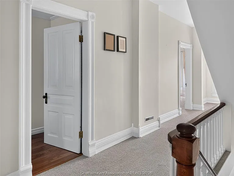598 Park Ave W — Photo 21