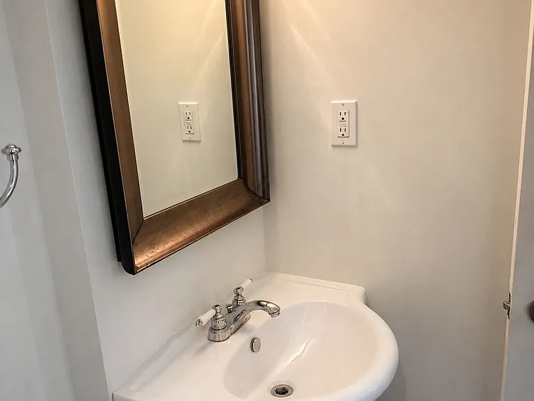 2 Crystal Cres — Photo 16