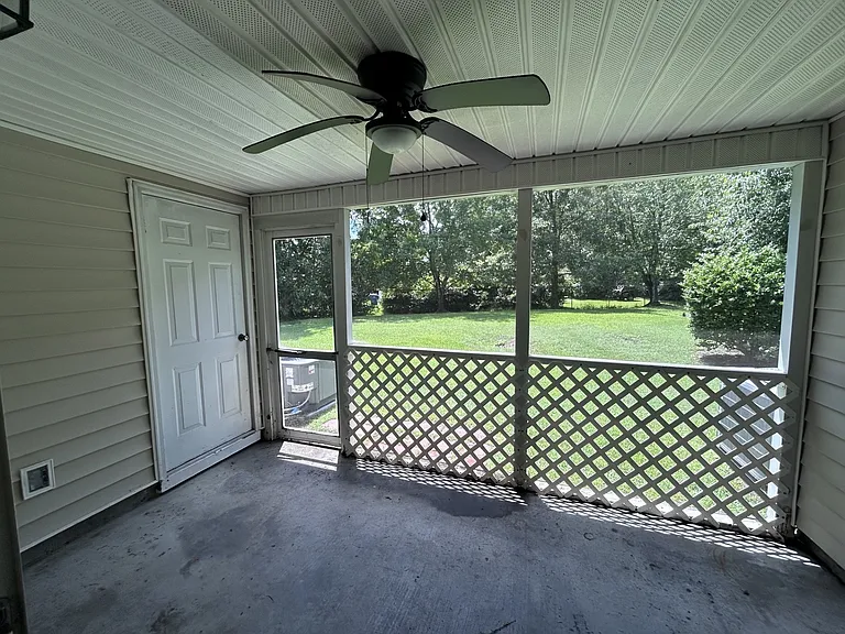 957 Pendant Cir — Photo 31