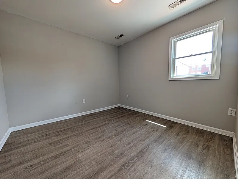 Studio, 2.0 bath, 1375 sqft, $1,045 — Photo 4