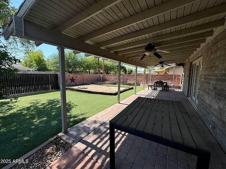 2520 S Terrace Rd — Photo 10