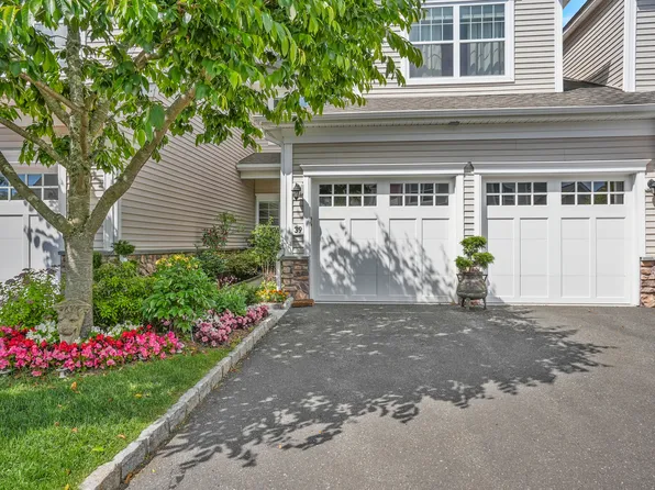 39 Briar Ridge Drive #39, Bethel, CT 06801