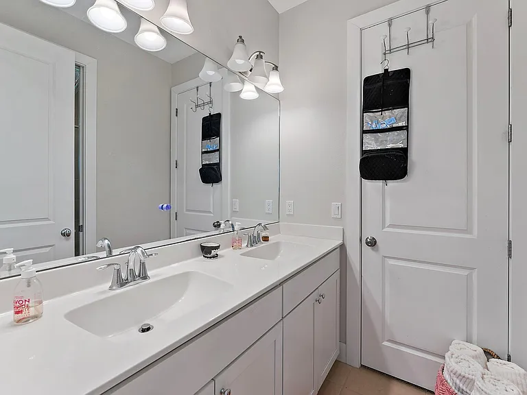 1077 Faulkner Ter — Photo 39
