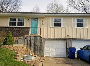 212 SE Westminister Rd, Blue Springs, MO 64014