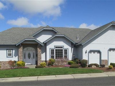 182 Whispering Dr, Grants Pass, OR, 97527