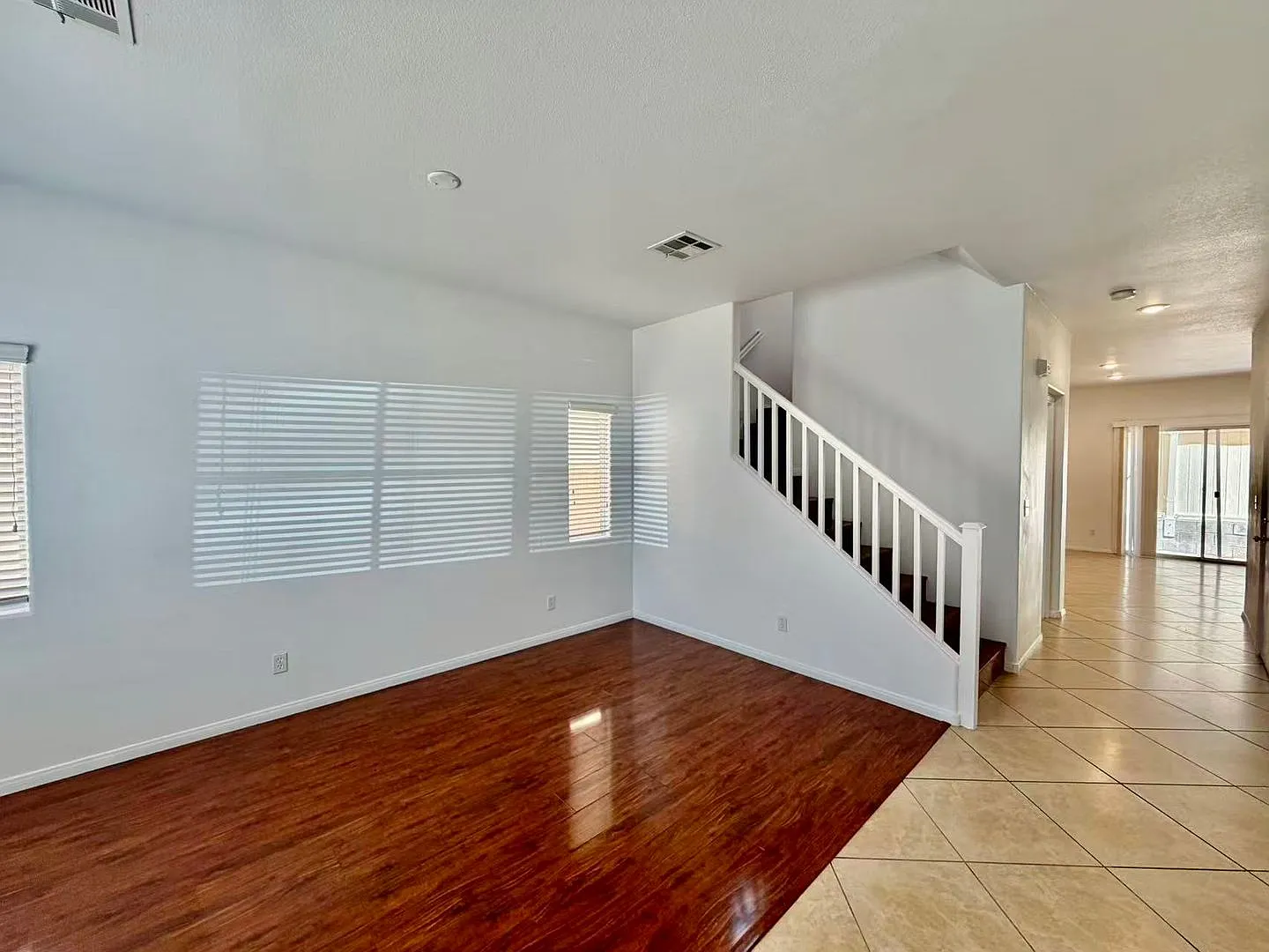 Gorgeous 2 story single family house — Photo 3