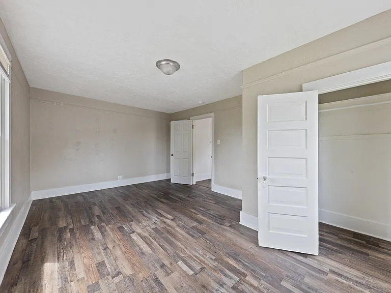 421 S College St #4 — Photo 19