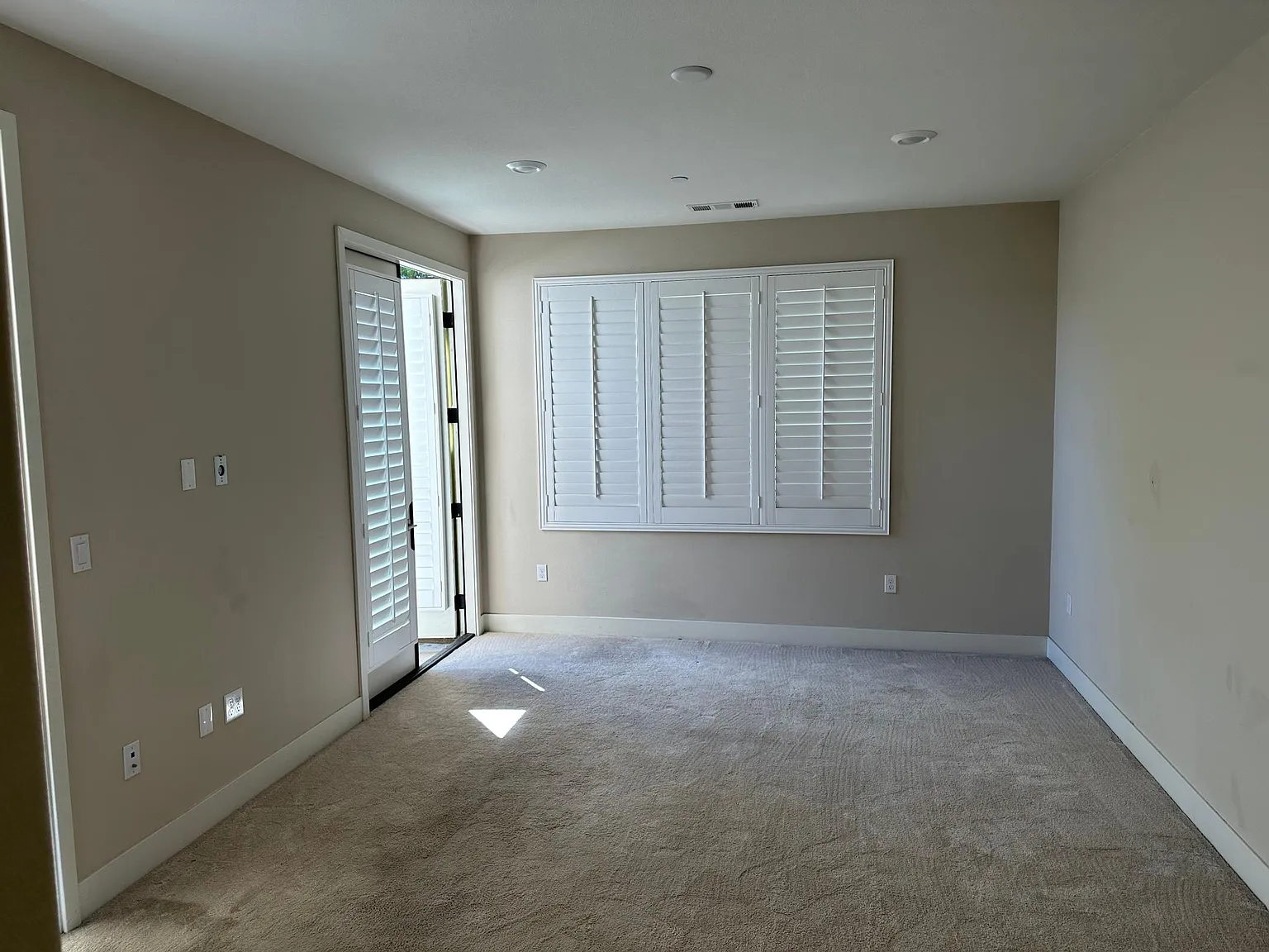 107 Bosque — Photo 1