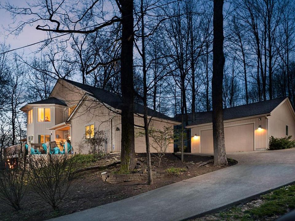 1st image of 48 King Beach Ct