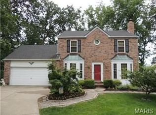 928 Dorne Dr, Ballwin, MO 63021