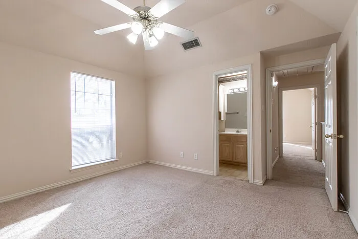 501 Withers St — Photo 9