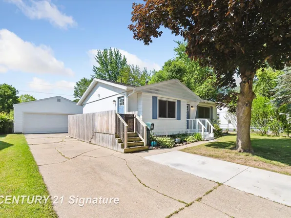 4518 Hancock Dr, Midland, MI 48642