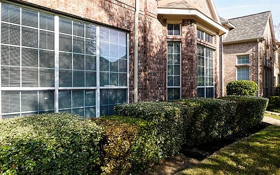 4th image of 11460 Chaucer Dr