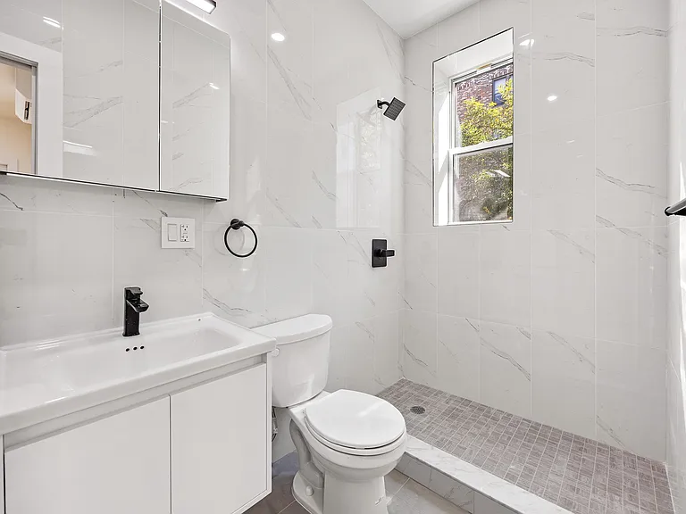 34-06 44th St #3R — Photo 4