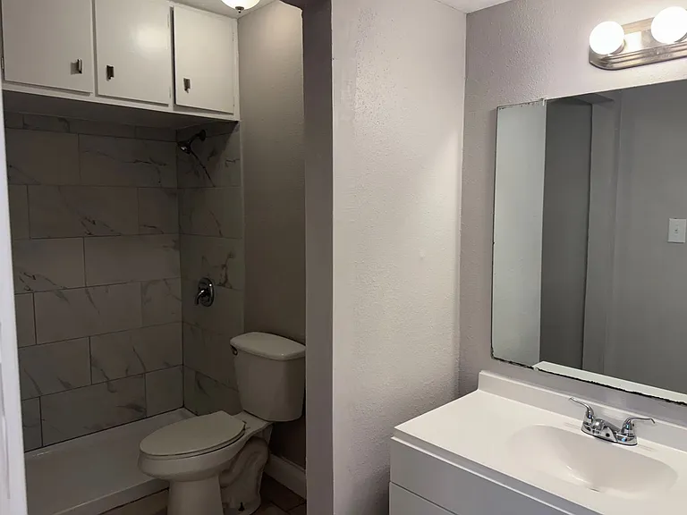 5808 S Alameda St — Photo 15