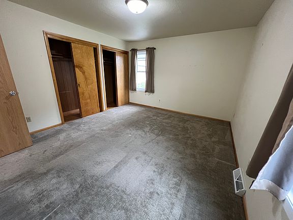3rd image of 926 26th St S #1