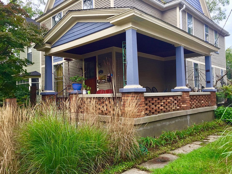Front Porch Available to Renter. (BACKYARD & PATIO AREA & GA