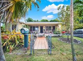 5880 SW 66th St, South Miami, FL 33143