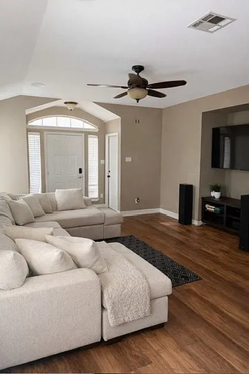 102 Wallin St — Photo 3