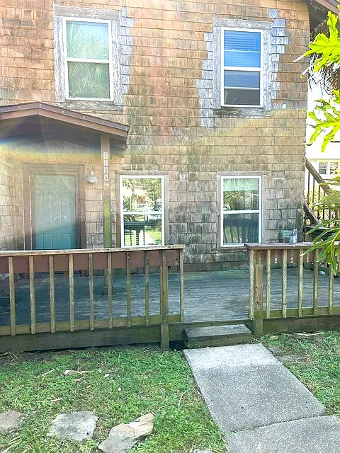 Front deck for the first floor apartment