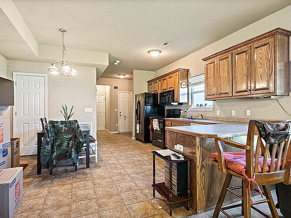 5th image of 838 S Woodson Ct