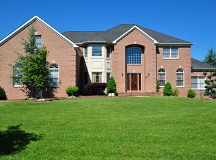 18 Diamond Hill Road, Marlboro, NJ 07746