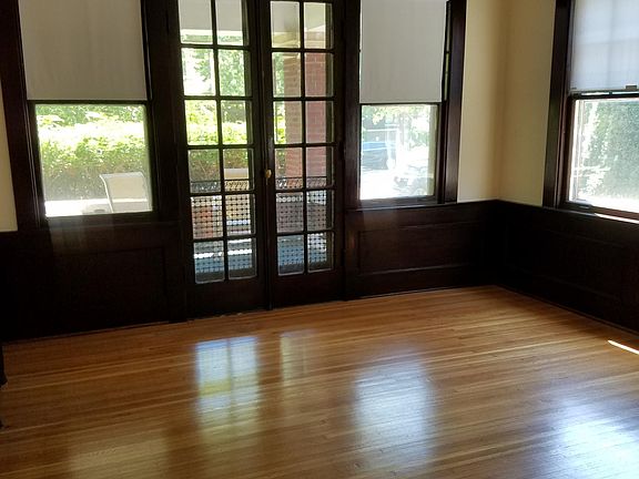 4th image of 504 Richmond Ave #1