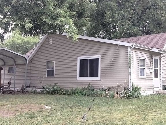 3rd image of 850 E Wooter St