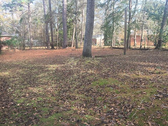 Large Fenced Back Yard