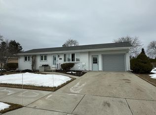 2524 36th Pl, Two Rivers, WI 54241