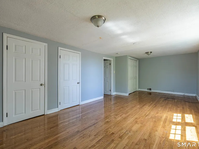 166 Earl Ave — Photo 16
