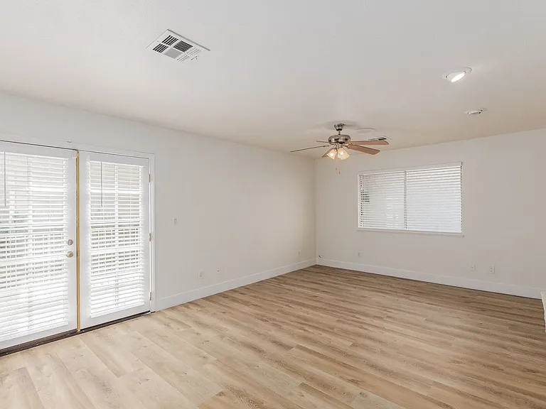 861 Vegas Valley Dr — Photo 20