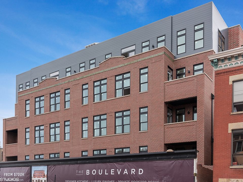 1st image of 1938 W Augusta Blvd #403
