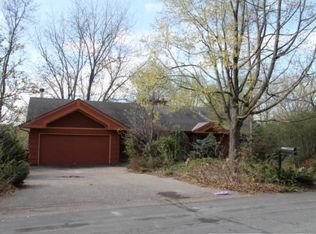 4179 Hillcrest Ln, Deephaven, MN 55391