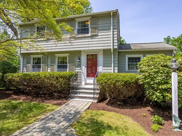 295 Davis Rd, Bedford, MA 01730