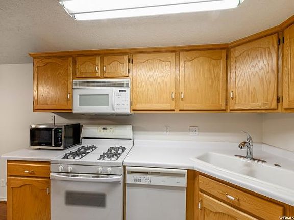 5th image of 886 E Maple Crest Ct APT 12