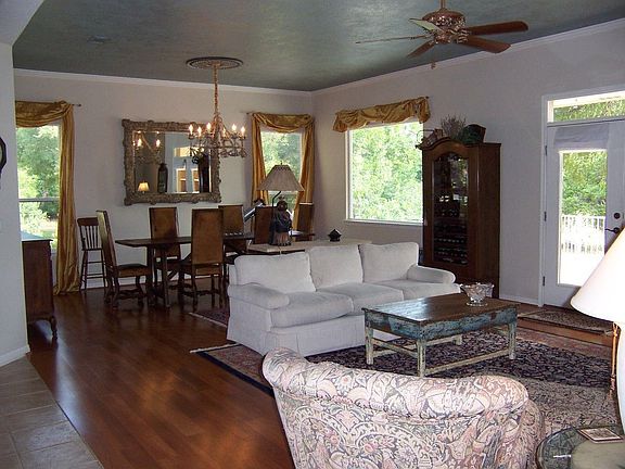 Living and Dining Area